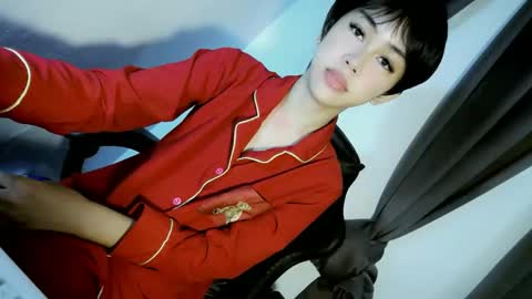 ella online show from 14, 4, 2026