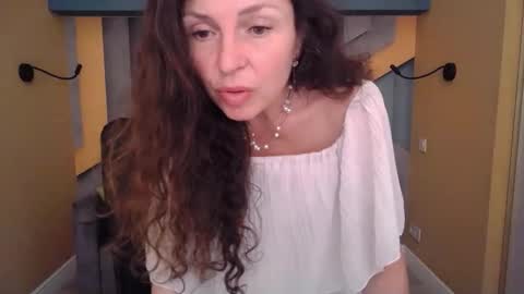 EllaLongs online show from 26, 3, 2026