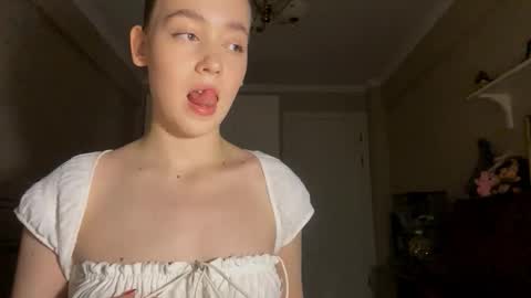 Ella online show from 8, 10, 2025