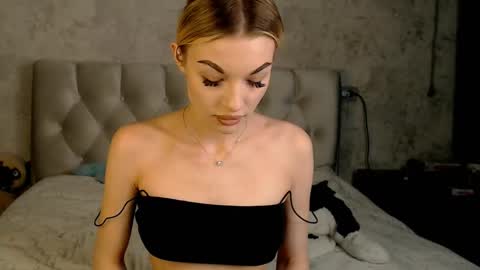 ellamilla online show from 25, 2, 2026