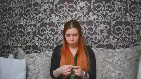 EllaNuar online show from 5, 2, 2026