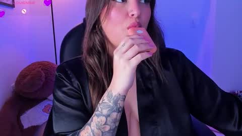 ellarosee_ online show from 15, 12, 2025