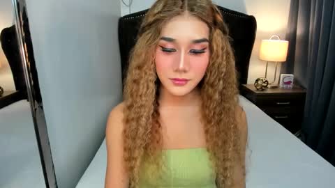 Snapshot of ellats_18 chatting on 2, 12, 2024 Sophia online show from 2, 12, 2024