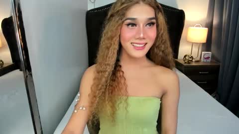 Snapshot of ellats_18 chatting on 2, 12, 2024 Sophia online show from 2, 12, 2024