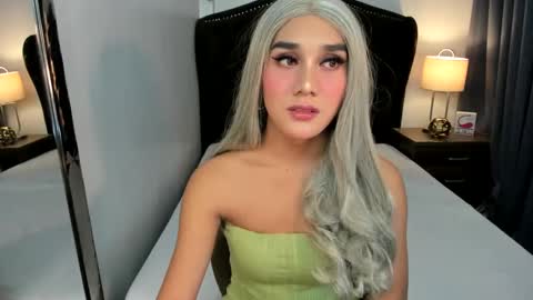 Snapshot of ellats_18 chatting on 3, 12, 2024 Sophia online show from 3, 12, 2024