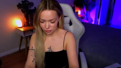 Snapshot of ellatwox chatting on 18, 3, 2026 Ella online show from 18, 3, 2026