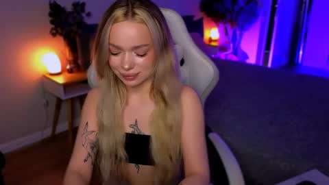 Snapshot of ellatwox chatting on 6, 4, 2026 Ella online show from 6, 4, 2026