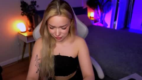 Snapshot of ellatwox chatting on 14, 4, 2026 Ella online show from 14, 4, 2026