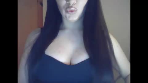 Snapshot of elle010843 chatting on 18, 3, 2026 elle010843 online show from 18, 3, 2026