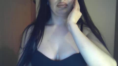 Snapshot of elle010843 chatting on 27, 3, 2026 elle010843 online show from 27, 3, 2026