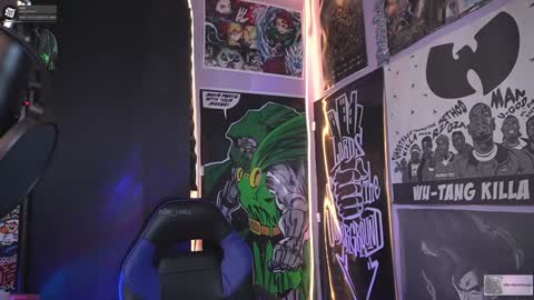 Snapshot of elle_uwu chatting on 21, 1, 2025 follow me on instagram . online show from 21, 1, 2025