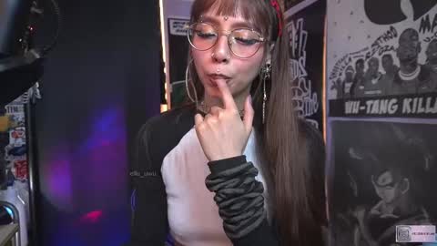 Snapshot of elle_uwu chatting on 12, 2, 2025 follow me on instagram . online show from 12, 2, 2025