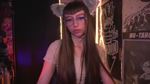 Snapshot of elle_uwu chatting on 9, 11, 2025 follow me on instagram . online show from 9, 11, 2025