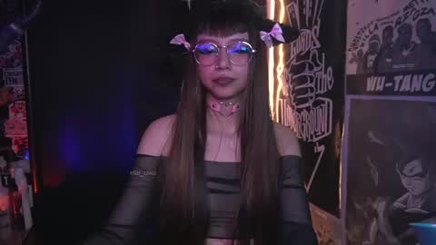 Snapshot of elle_uwu chatting on 18, 11, 2025 follow me on instagram . online show from 18, 11, 2025