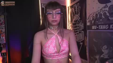 Snapshot of elle_uwu chatting on 3, 12, 2025 follow me on instagram . online show from 3, 12, 2025