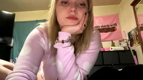 Snapshot of ellejess chatting on 7, 3, 2026 ellejess online show from 7, 3, 2026