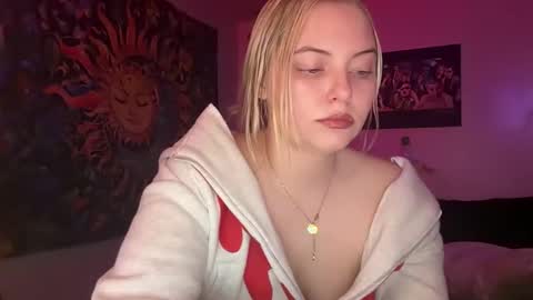 Snapshot of ellejess chatting on 26, 4, 2026 ellejess online show from 26, 4, 2026
