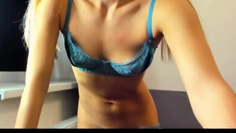 Snapshot of ellen_flow chatting on 28, 3, 2026 ellen_flow online show from 28, 3, 2026