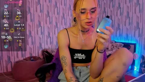 Snapshot of elli_26 chatting on 5, 1, 2025 Ellie online show from 5, 1, 2025