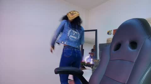  Ellie   online show from 16, 9, 2025