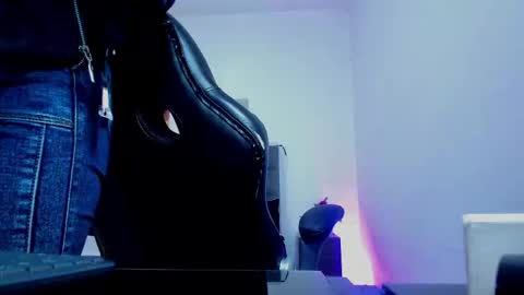  Ellie   online show from 4, 10, 2025