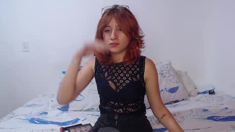 Snapshot of ellie_andy19 chatting on 3, 2, 2025 kev  dani online show from 3, 2, 2025