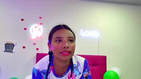 Snapshot of ellie_cute7 chatting on 24, 3, 2026 ellie_cute7 online show from 24, 3, 2026