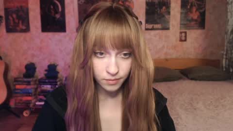 Snapshot of ellie_friendly chatting on 15, 4, 2026 ellie_friendly online show from 15, 4, 2026