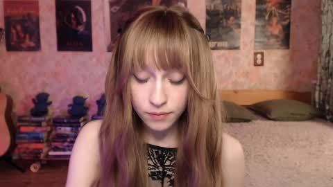 Snapshot of ellie_friendly chatting on 22, 4, 2026 ellie_friendly online show from 22, 4, 2026