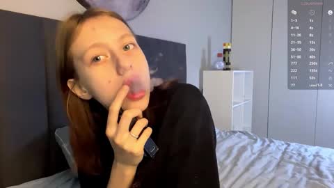 Snapshot of ellie_hollow chatting on 29, 9, 2025 Ellie online show from 29, 9, 2025