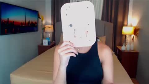 Snapshot of elliecummers chatting on 1, 2, 2025 ellie online show from 1, 2, 2025