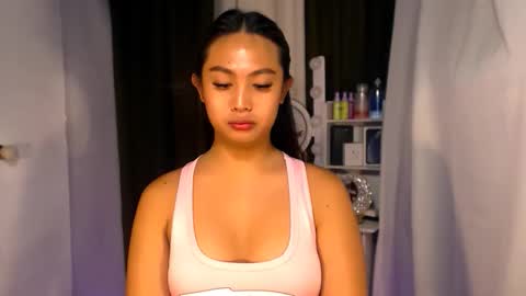 Snapshot of elliecummers chatting on 19, 4, 2026 ellie online show from 19, 4, 2026