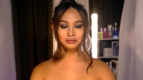 Snapshot of elliecummers chatting on 7, 5, 2026 ellie online show from 7, 5, 2026