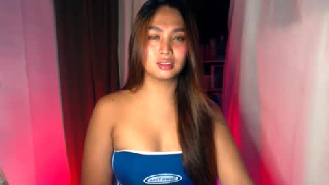 Snapshot of elliecummers chatting on 18, 5, 2026 ellie online show from 18, 5, 2026