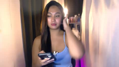 Snapshot of elliecummers chatting on 18, 6, 2026 ellie online show from 18, 6, 2026