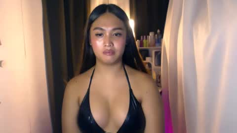 Snapshot of elliecummers chatting on 26, 6, 2026 ellie online show from 26, 6, 2026