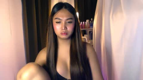Snapshot of elliecummers chatting on 10, 7, 2026 ellie online show from 10, 7, 2026