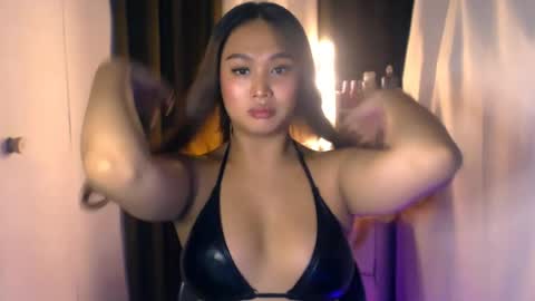 Snapshot of elliecummers chatting on 17, 7, 2026 ellie online show from 17, 7, 2026
