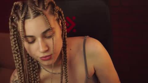 elliecutes online show from 10, 2, 2025