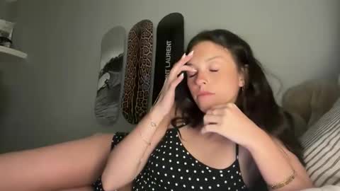 Ellie Harts online show from 7, 5, 2026