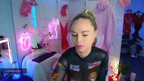 EllieKarr online show from 2, 2, 2025