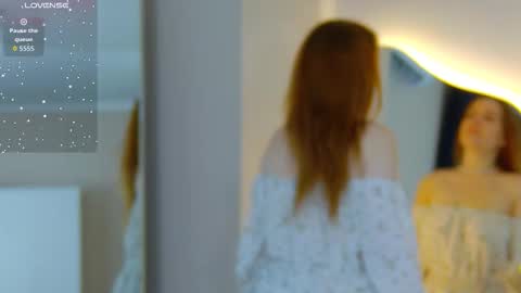 EllieLarson online show from 9, 11, 2025