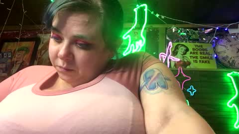 Snapshot of ellielouise11 chatting on 18, 1, 2025 Ellie Louise online show from 18, 1, 2025