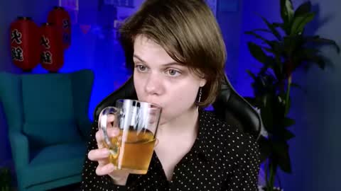 elliemurler online show from 8, 10, 2025