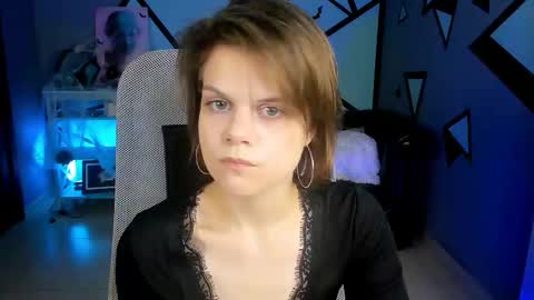 elliemurler online show from 23, 10, 2025