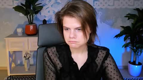 elliemurler online show from 28, 11, 2025