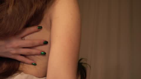 Snapshot of elliephant_ chatting on 13, 12, 2024 just Emily online show from 13, 12, 2024