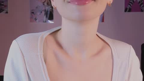 Snapshot of elliephant_ chatting on 24, 12, 2024 just Emily online show from 24, 12, 2024