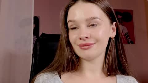 Snapshot of elliephant_ chatting on 3, 1, 2025 just Emily online show from 3, 1, 2025