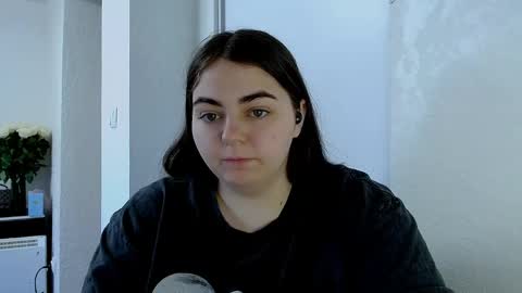 Snapshot of ellies_8 chatting on 24, 4, 2026 Ellie online show from 24, 4, 2026